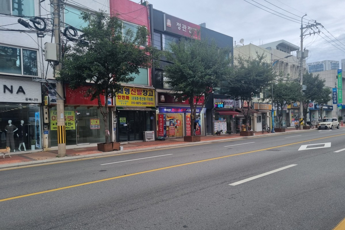 화단 걷어내고 보행공간 넓혔다… 속초 설악로데오거리‘새단장’